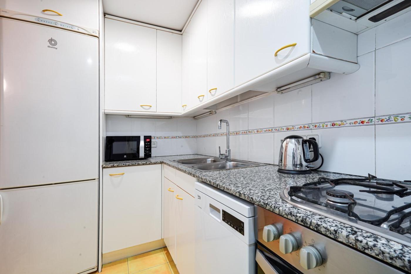 Cozy Flat In Poble Sec Apartamento